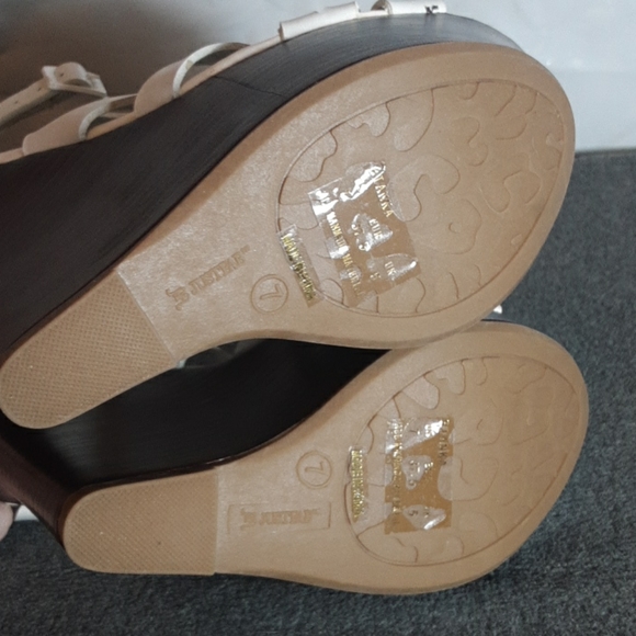 2" White Platform Wedge Heels By Justfab. - Picture 5 of 5